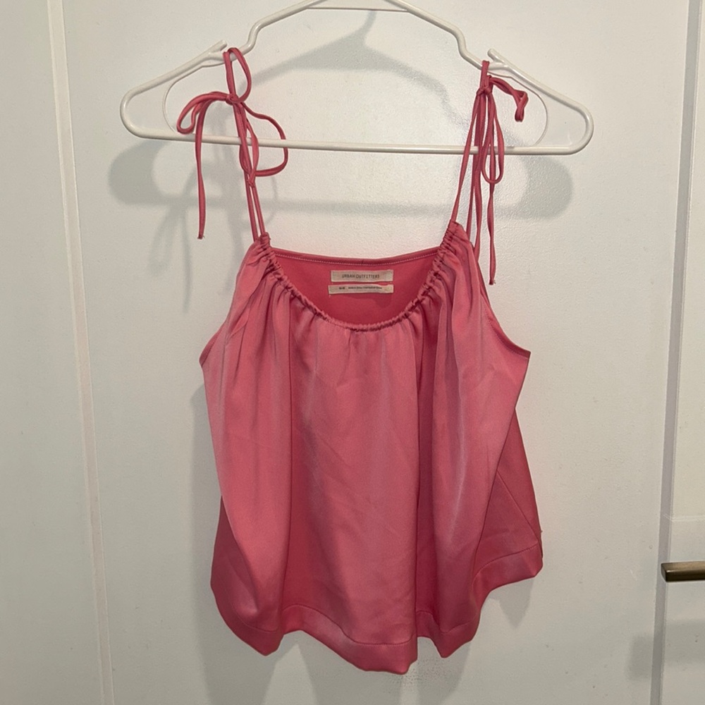 Pink adjustable/tie strap flowy tank top
